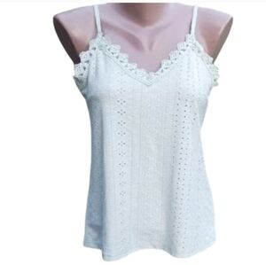 NWOT White Eyelet V-Neck Tank Top size large